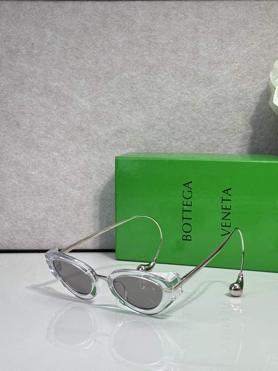 Picture of Bottega Veneta Sunglasses _SKUfw79761334fw